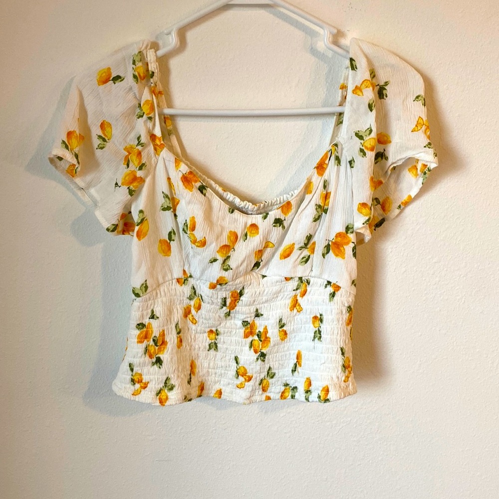 EUC Abercrombie lemon smocked top